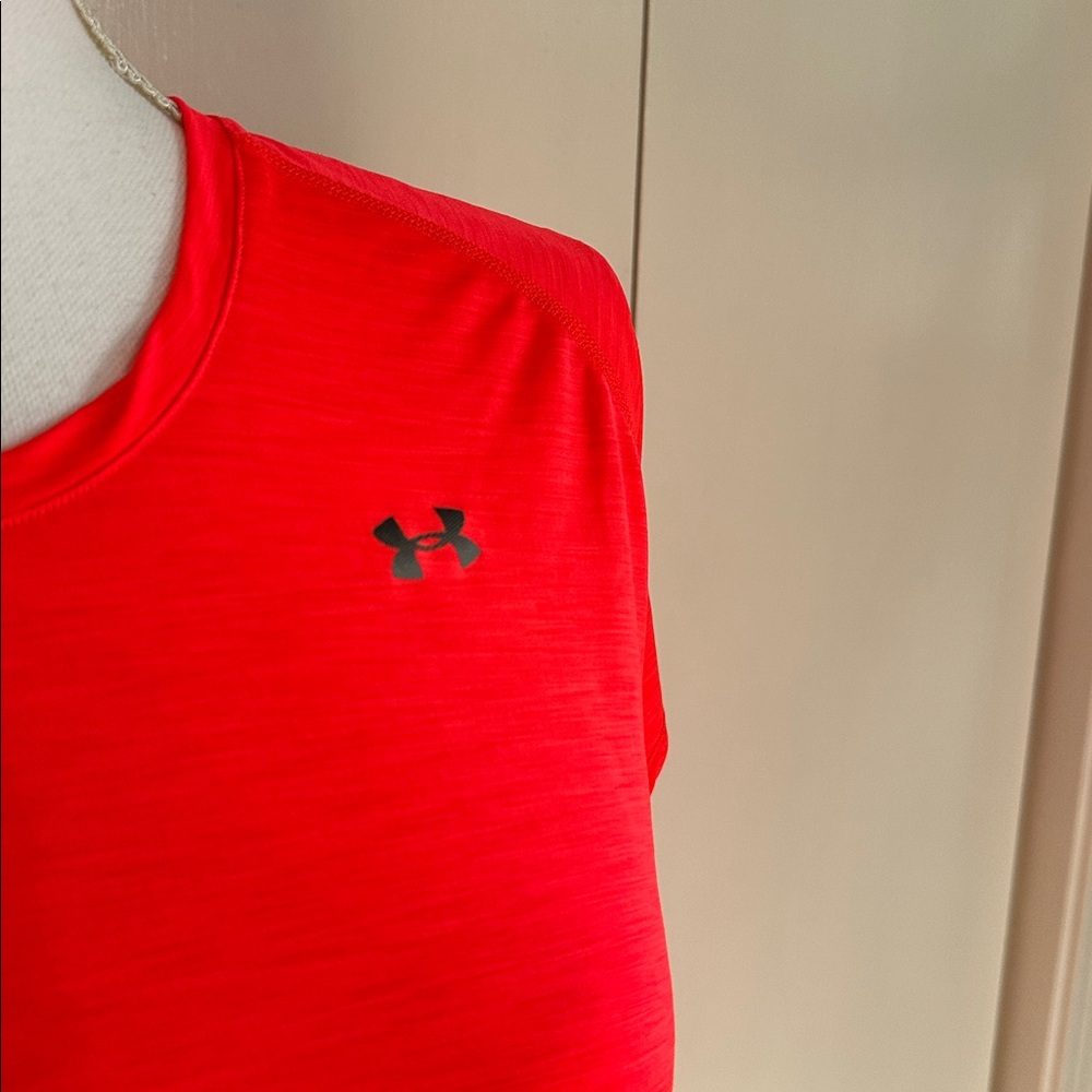 LIKE NEW | Under Armour Semi-fitted Heat Gear